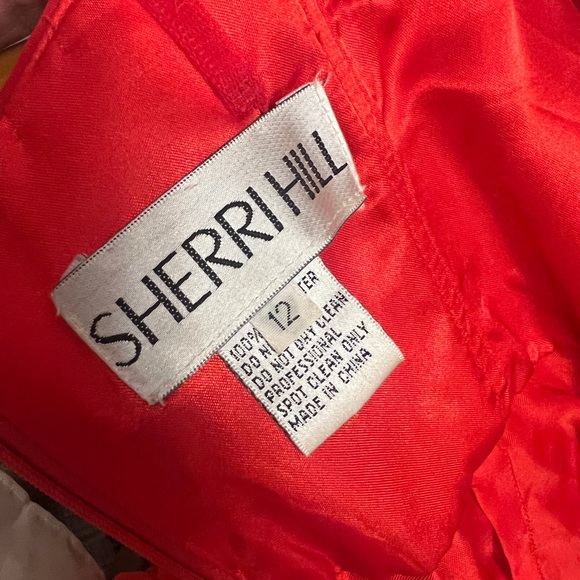 Womens Sherri Hill 2838 Red Organza Ornate Prom Holiday Ball Gown Dress - Size 8 - Picture 7 of 7